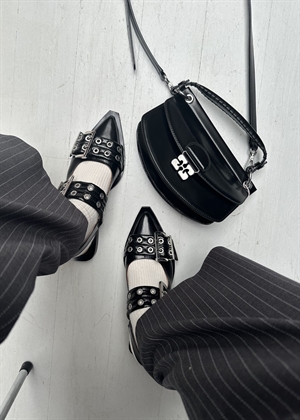 Feminine buckle ballerina naplack Sort S2730 Ganni